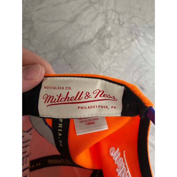 Phoenix Suns Mitchell & Ness NBA Basketball Snapback Hat - Picture 8 of 9